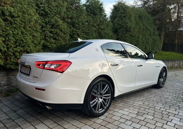 Maserati Ghibli cena 98000 przebieg: 178021, rok produkcji 2014 z Krośniewice małe 172